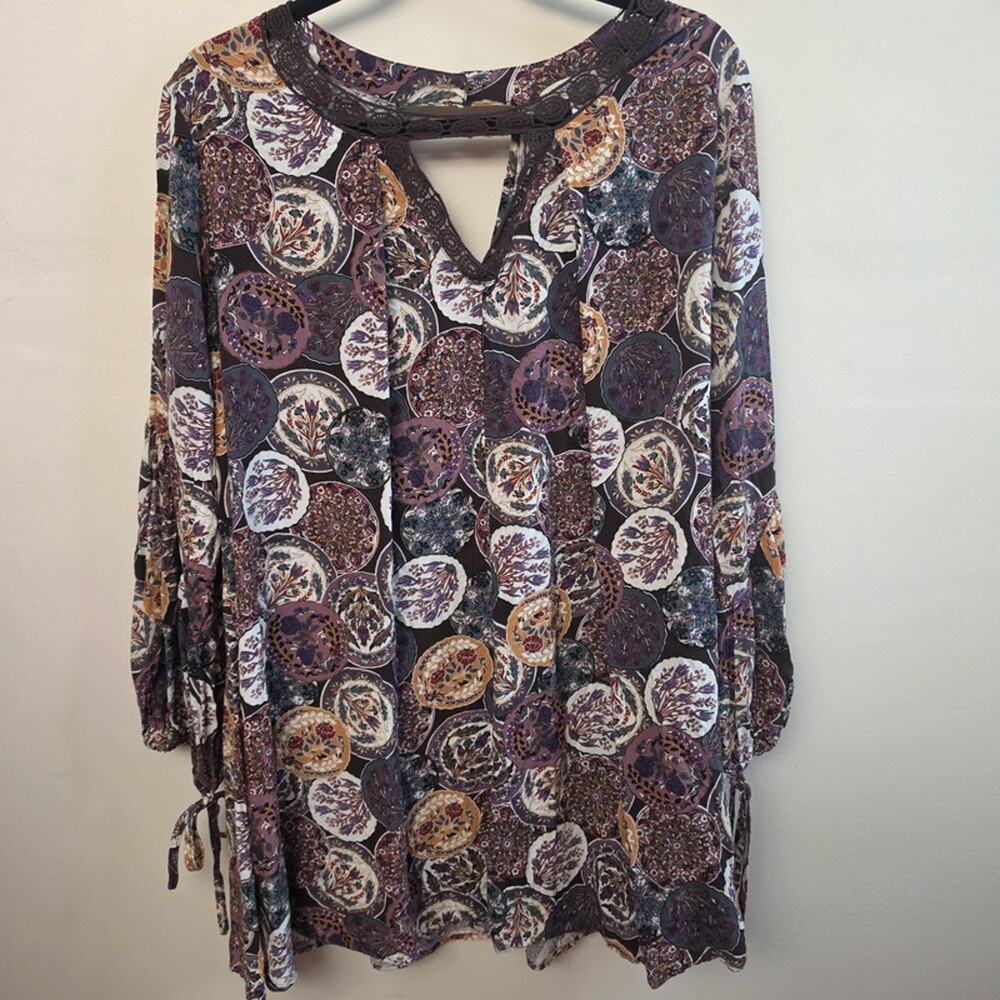 Umgee Floral Boho Tunic Crochet Neckline SZ XL